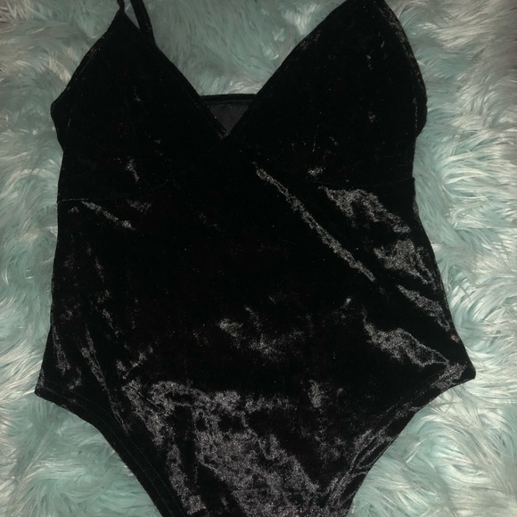 Black velvet bodysuit - Picture 2 of 2